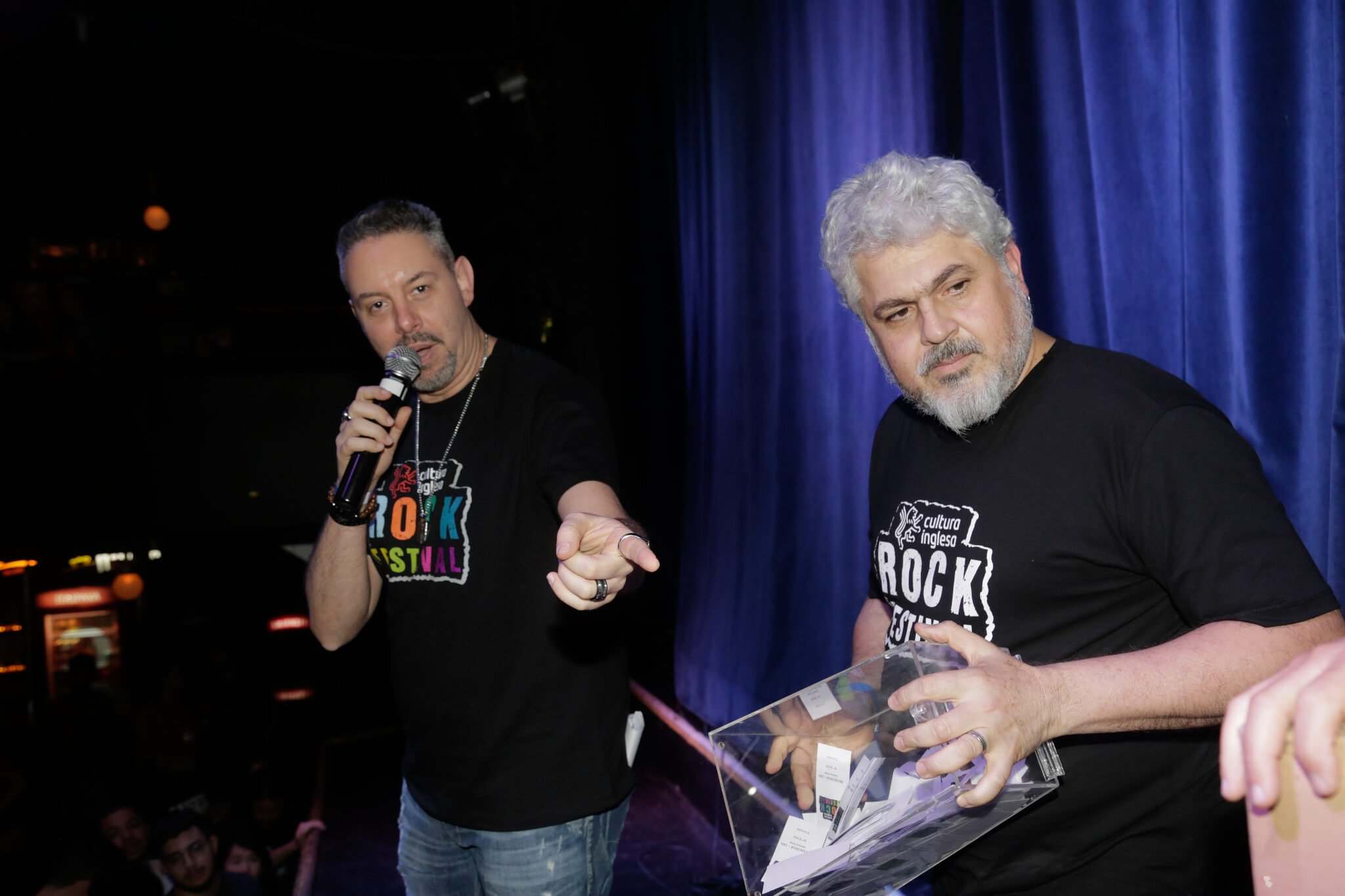 portfolio-bicho-solto-inc-cultura-inglesa-rock-festival-banda-6-apresentadores